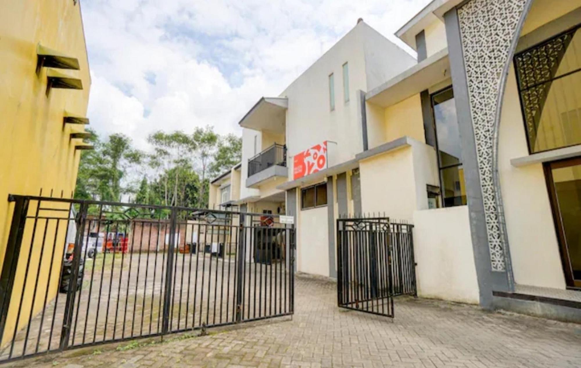 Reddoorz Near Plaza Araya Malang Hotel Blimbing  Luaran gambar