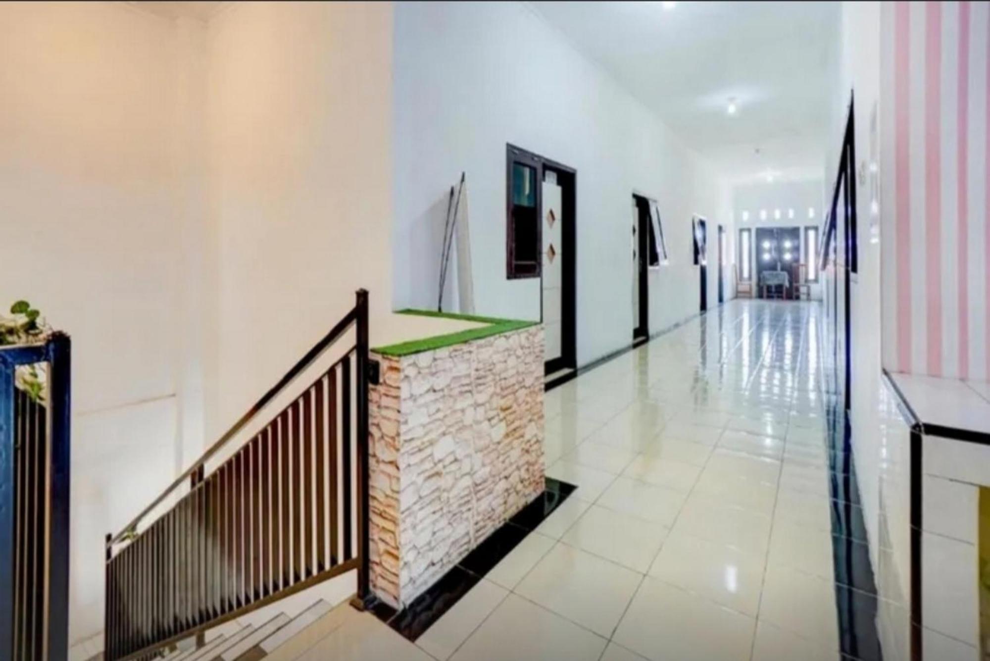 Reddoorz Near Plaza Araya Malang Hotel Blimbing  Luaran gambar